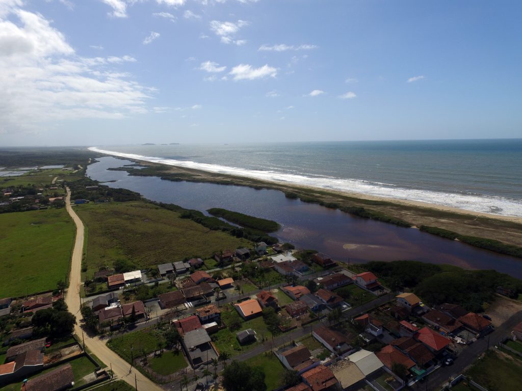 Praia e Lagoa da Barra do Itapocu